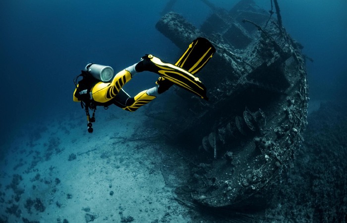 Shipwreck_ Journey to the Underwater Past