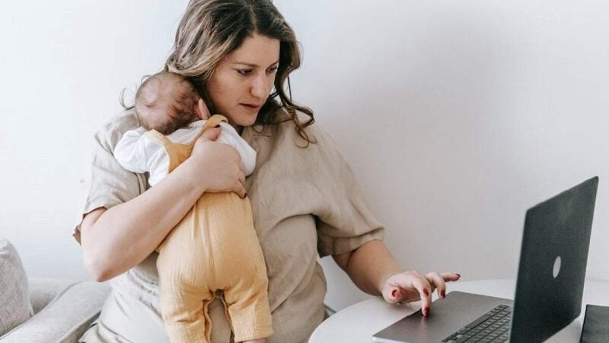 Guide For Single Moms: About, Tips, Handle Situation, And More